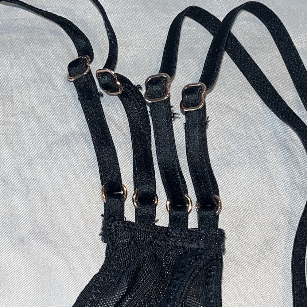 Aerie Intimates Black Floral Lace Racer Back Bralette size Medium - Picture 5 of 8